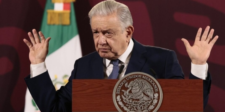 AMLO ATRIBUYE REPORTAJES DE SUS PRESUNTOS NEXOS CON EL NARCOTRÁFICO A ELECCIONES EN MÉXICO Y EE.UU.