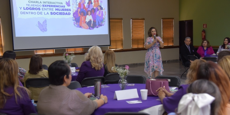 CON ACTO DE REFLEXIÓN CONMEMORAN EL DÍA INTERNACIONAL DE LAS MUJERES