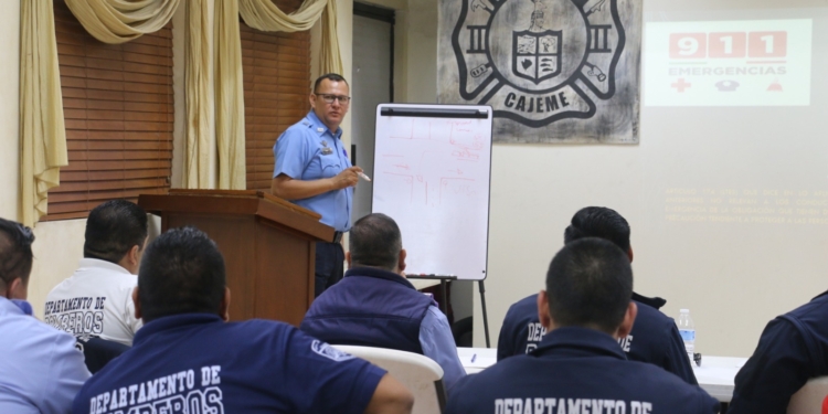 IMPARTE SSPM CURSO DE EDUCACIÓN VIAL A BOMBEROS DE CAJEME