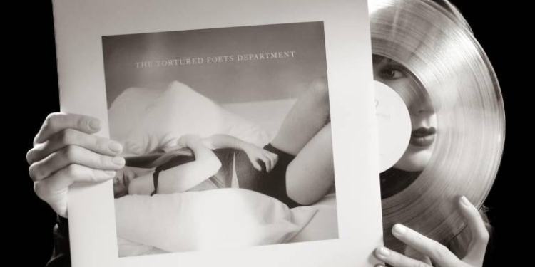 ROMPE TAYLOR SWIFT RÉCORDS CON SU NUEVO DISCO ‘THE TORTURED POETS DEPARTMENT’