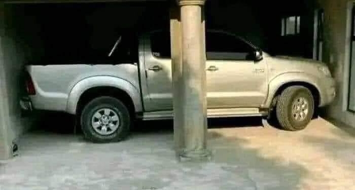 ESTACIONÁ SU CAMIONETA Y NO SUPO COMO