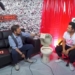 TUNDEN A ALEKS SYNTEK EN REDES POR ARROJAR AL INODORO EL DISCO DE KAROL G