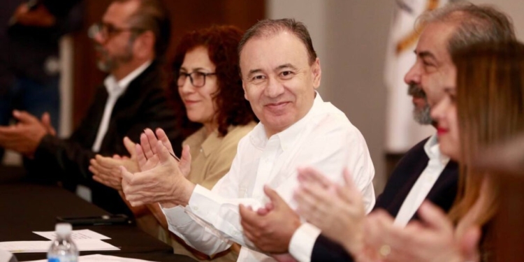 ASISTE GOBERNADOR DURAZO A INAUGURACIÓN DE FORO DE ENERGÍA NUCLEAR Y URANIO