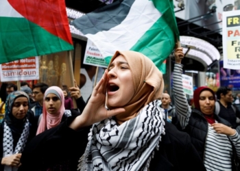 DETIENEN A TRES HOMBRES QUE INTERRUMPIERON MISA EN NUEVA YORK PARA PEDIR “PALESTINA LIBRE”