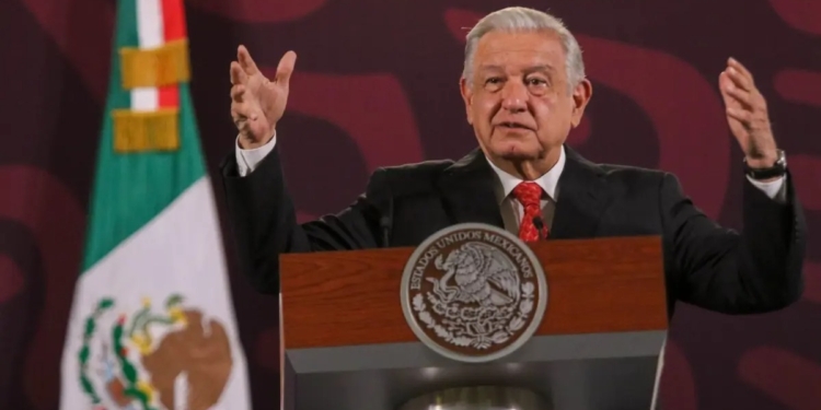 ‘MONTAJE’ Y ‘PROPAGANDA’ RETENES DE ENCAPUCHADOS QUE DETUVIERON A SHEINBAUM: AMLO