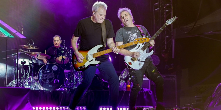 TODO UN ÉXITO EL INICIO DE LAS FIESTAS DEL PITIC CON LOS HOMBRES G