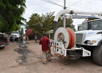 ATIENDE OOMAPAS REPORTES EN COLONIA NUEVA ESPERANZA