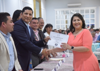 RECONOCEN AYUNTAMIENTO Y SEC A MAESTRAS Y MAESTROS EN SU DÍA