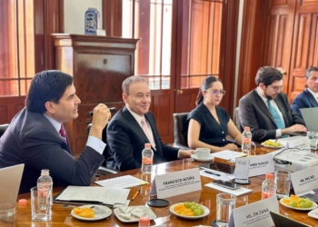 EXPONE GOBERNADOR INICIATIVAS EN MATERIA DE APROVECHAMIENTO DE ENERGÍAS LIMPIAS