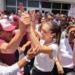 AL RITMO DE LA BANDA Y EN UN AMBIENTE DE GRAN ENTUSIASMO RECIBEN A CLAUDIA SHEINBAUM EN LEÓN, GUANAJUATO