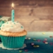 UN JOVEN LLAMÓ AL 911 PORQUE SE SENTÍA SOLO EN SU CUMPLEAÑOS Y LA POLICÍA LO SORPRENDIÓ CON UN REGALO