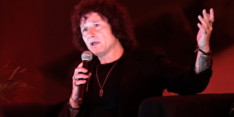 ENRIQUE BUNBURY VUELVE A MÉXICO, SU “SEGUNDA CASA”, CON DOS CONCIERTOS