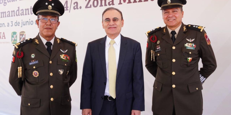 ENCABEZA GOBERNADOR DURAZO TOMA DE PROTESTA DEL NUEVO COMANDANTE DE LA CUARTA ZONA MILITAR