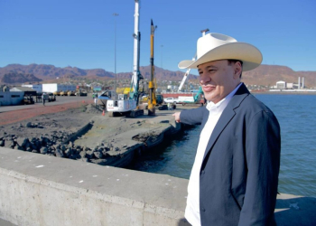 ANUNCIA GOBERNADOR DURAZO PLAN PILOTO DE FORD PARA ENVÍO DE VEHÍCULOS POR EL PUERTO DE GUAYMAS