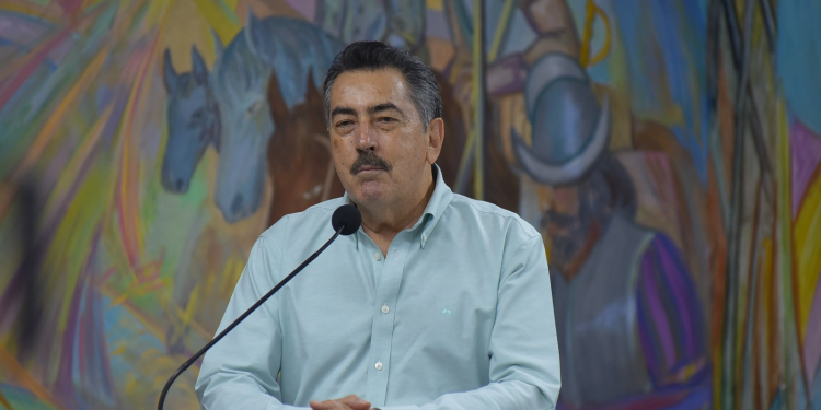 CUENTA GOBIERNO MUNICIPAL CON EQUIPO COMPLETO PARA PAVIMENTAR