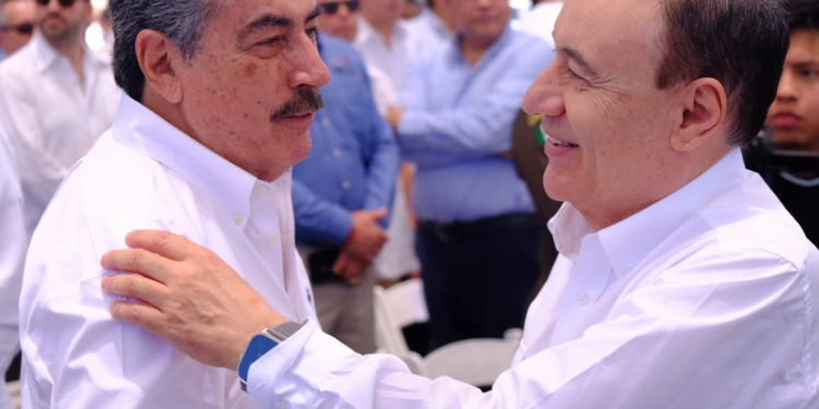 ATESTIGUA PRESIDENTE MUNICIPAL RELANZAMIENTO DEL PUERTO DE GUAYMAS Y EL PRIMER EMBARQUE DE AUTOS