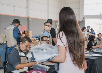 ALCANZA DISTRIBUCIÓN DE UNIFORMES ESCOLARES 58 MUNICIPIOS EN SONORA: GOBERNADOR ALFONSO DURAZO