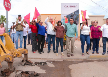 PRESIDENTE MUNICIPAL DA BANDERAZO DE OBRA EN LA COLONIA URBI VILLA