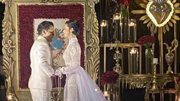 ¡OFICIAL! CHRISTIAN NODAL Y ÁNGELA AGUILAR SE CASARON EN MÉXICO