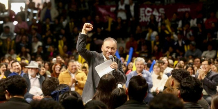 GOBERNADOR DURAZO BENEFICIA A ESTUDIANTES CON PRESUPUESTO HISTÓRICO EN SONORA