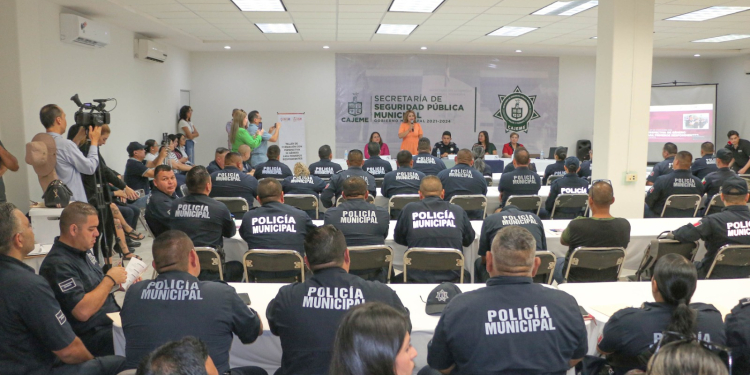 CAPACITAN A POLICÍA MUNICIPAL EN TALLER DE FORMACIÓN CON PERSPECTIVA DE GÉNERO
