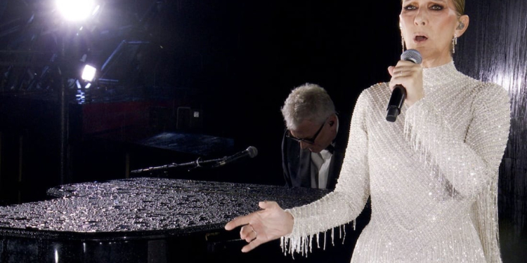 CÉLINE DION CIERRA LA INAUGURACIÓN DE PARIS 2024 DESDE LA TORRE EIFFEL