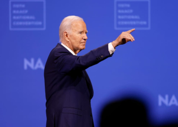BIDEN RECONOCE QUE SE PLANTEARÍA RETIRAR SU CANDIDATURA A LA PRESIDENCIA SI LOS MÉDICOS LE DIAGNOSTICAN «UNA AFECCIÓN MÉDICA»
