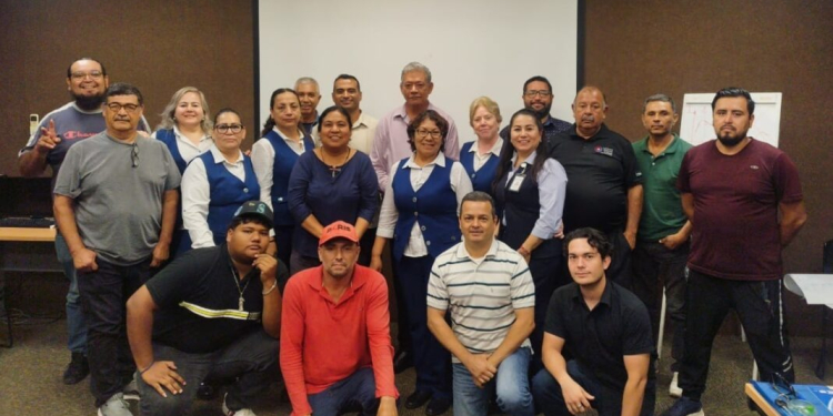 BRINDA GOBIERNO MUNICIPAL CAPACITACIÓN AL PERSONAL DEL DEPARTAMENTO DE DESAYUNOS ESCOLARES