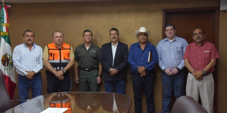 EL PRESIDENTE MUNICIPAL CONVOCA A LAS DEPENDENCIAS COMPETENTES PARA ATENDER LA PROBLEMATICA QUE SE PRESENTA EN ARROYOS Y AFLUENTES DE AGUA DEL RIO YAQUI