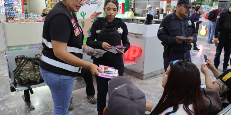 TRABAJA SSPM Y PREVENCIÓN DEL DELITO DEL ESTADO EN VOLANTEO INFORMATIVO