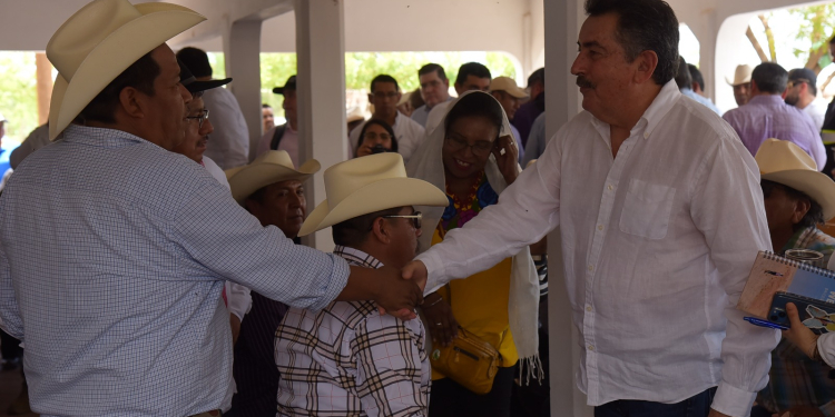 SE REÚNEN ALCALDE Y GOBERNADOR CON ETNIA YAQUI PARA ESTABLECER ACUERDOS CONFORME AL PLAN DE JUSTICIA
