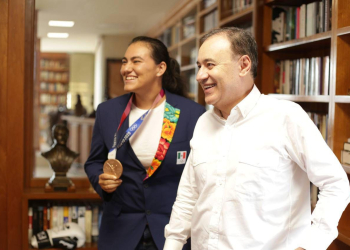 DESTACA GOBERNADOR DURAZO MEDALLA OLÍMPICA DE ALEJANDRA VALENCIA