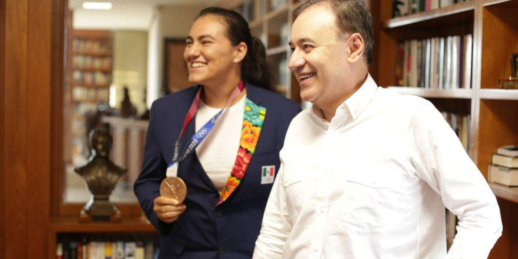 DESTACA GOBERNADOR DURAZO MEDALLA OLÍMPICA DE ALEJANDRA VALENCIA