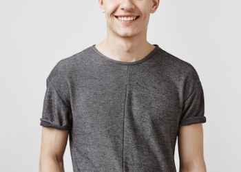 ¡ETERNAMENTE JOVEN! TIENE 35 Y PARECE DE 15
