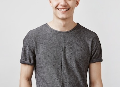 ¡ETERNAMENTE JOVEN! TIENE 35 Y PARECE DE 15