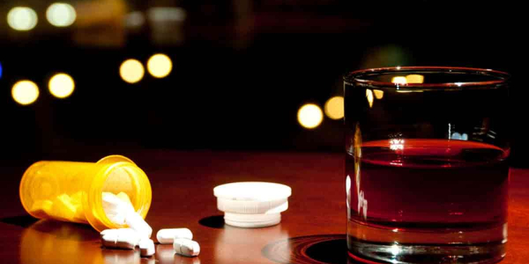 TENGAN CUIDADO ‘CANASTEO’, LA PRÁCTICA UTILIZADA EN BARES Y ANTROS PARA DROGARTE Y ROBARTE