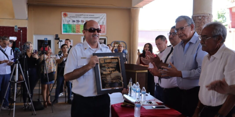 GOBIERNO MUNICIPAL DE CAJEME RECONOCE A LAS Y LOS BOMBEROS EN SU DÍA