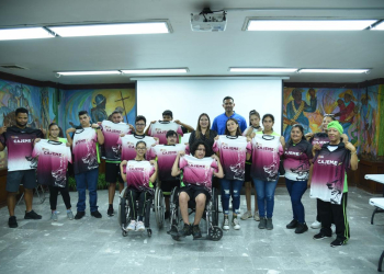 ENTREGAN A ‘TITANES’ DE DIF CAJEME CAMISETAS PARA COMPETENCIA ESTATAL