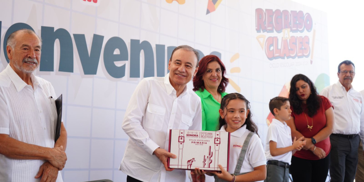 GOBERNADOR DURAZO DA INICIO EXITOSO DEL CICLO ESCOLAR 2024-2025 EN SONORA