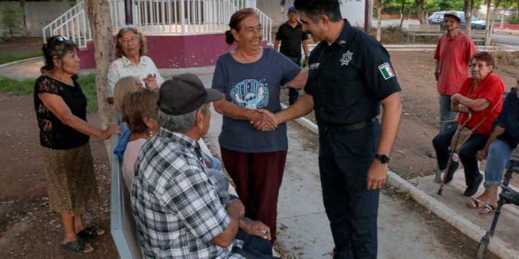 REFUERZA POLICÍA MUNICIPAL LAZOS CON VECINOS DE LA COLONIA MÉXICO