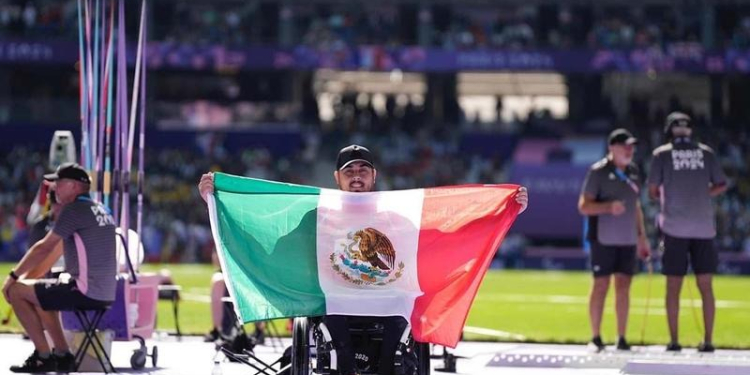 EDGAR ULISES FUENTES SE CUELGA LA PLATA EN EL LANZAMIENTO JABALINA DE LOS JUEGOS PARALÍMPICOS PARIS 2024