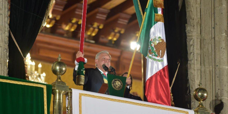 ¡VIVAN TODAS Y TODOS LOS MEXICANOS! AMLO DA SU ÚLTIMO GRITO DE INDEPENDENCIA EN EL ZÓCALO ANTE MILES DE ASISTENTES