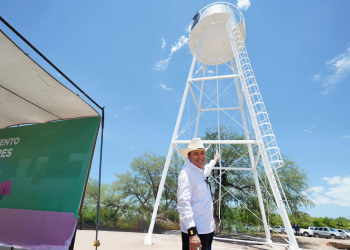LLEVA GOBERNADOR DURAZO AGUA A COMUNIDADES QUE NUNCA HABÍAN TENIDO ACCESO