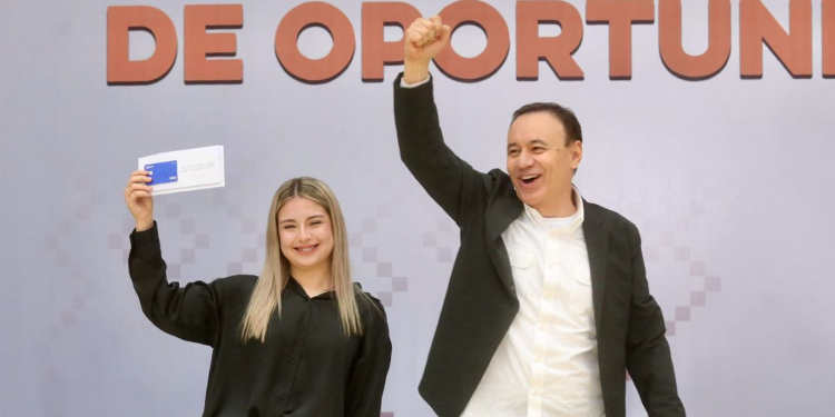 GOBERNADOR DURAZO CREA EL PROGRAMA DE BECAS MÁS GRANDE EN LA HISTORIA DE SONORA