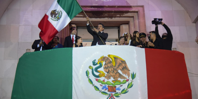 ENCABEZA ALCALDE LAMARQUE CANO CEREMONIA 214 DEL GRITO DE INDEPENDENCIA