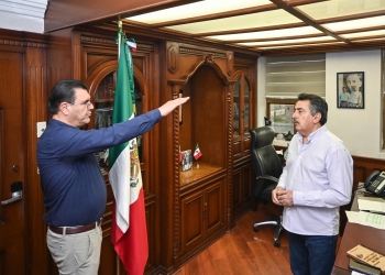 TOMA PROTESTA ALCALDE LAMARQUE CANO A RENÉ LUCERO TAPIA COMO DIRECTOR DE COMUNICACIÓN SOCIAL