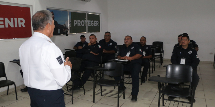 CAPACITA ACADEMIA DE POLICÍA MUNICIPAL A AGENTES SOBRE MANEJO DEFENSIVO