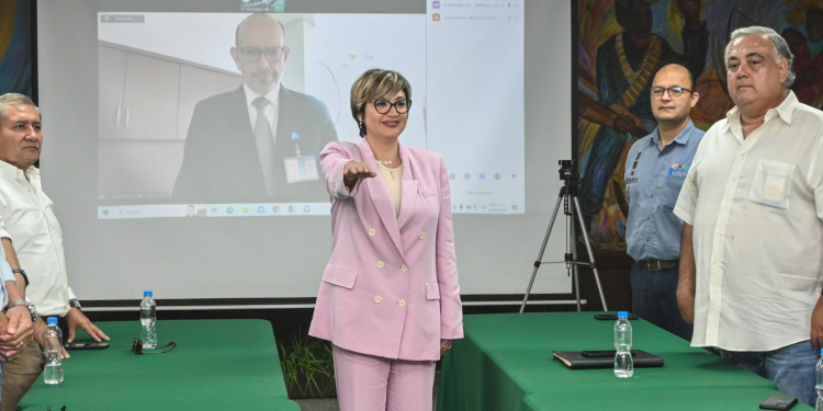 RATIFICA PRESIDENTE MUNICIPAL JAVIER LAMARQUE A KARINA HINOJOSA TAOMORI COMO DIRECTORA DE COPRECO