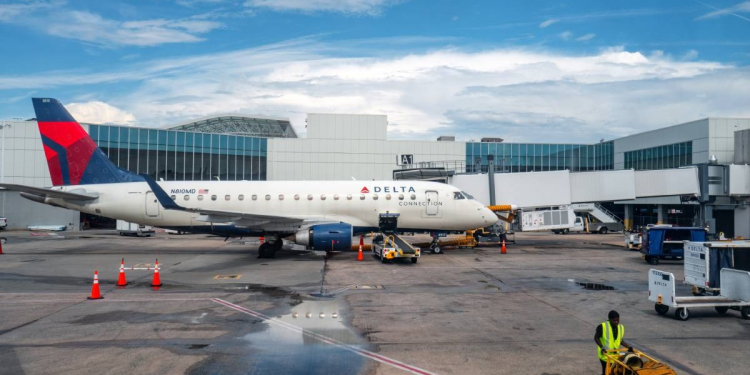 CHOCAN DOS AVIONES CON PASAJEROS Y TRIPULACIÓN EN EL AEROPUERTO DE ATLANTA