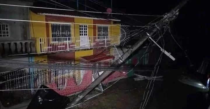 JOHN DEJA DOS MUERTOS Y AFECTACIONES EN GUERRERO: SE DEBILITA A BAJA PRESIÓN